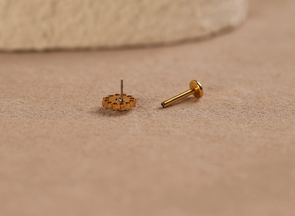 Titanium Threadless Sparkling Flower Flat Back Stud