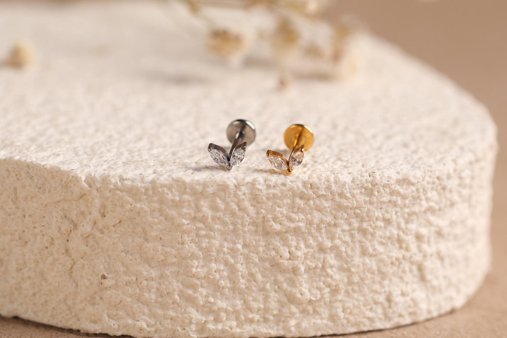 16G/18G/20G Titanium Leaf Flat Back Earrings, Threadless Cartilage Studs, CZ Helix Earrings, Minimal Tragus Jewelry, Sensitive Ear N162