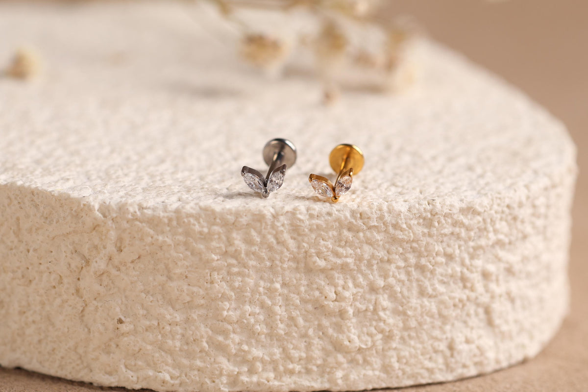 16G/18G/20G Titanium Leaf Flat Back Earrings, Threadless Cartilage Studs, CZ Helix Earrings, Minimal Tragus Jewelry, Sensitive Ear N162