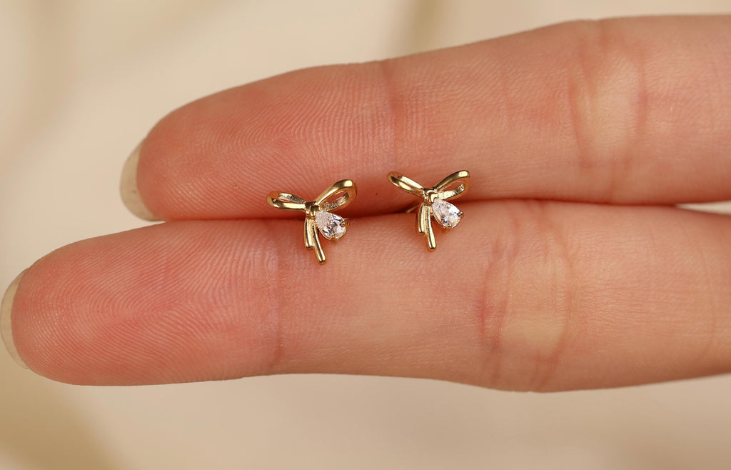 16G/18G Titanium Bow Flat Back Earrings, Internal Threaded Studs, Dainty CZ Ribbon Cartilage Earring, Helix Tragus Lobe Jewelry N191