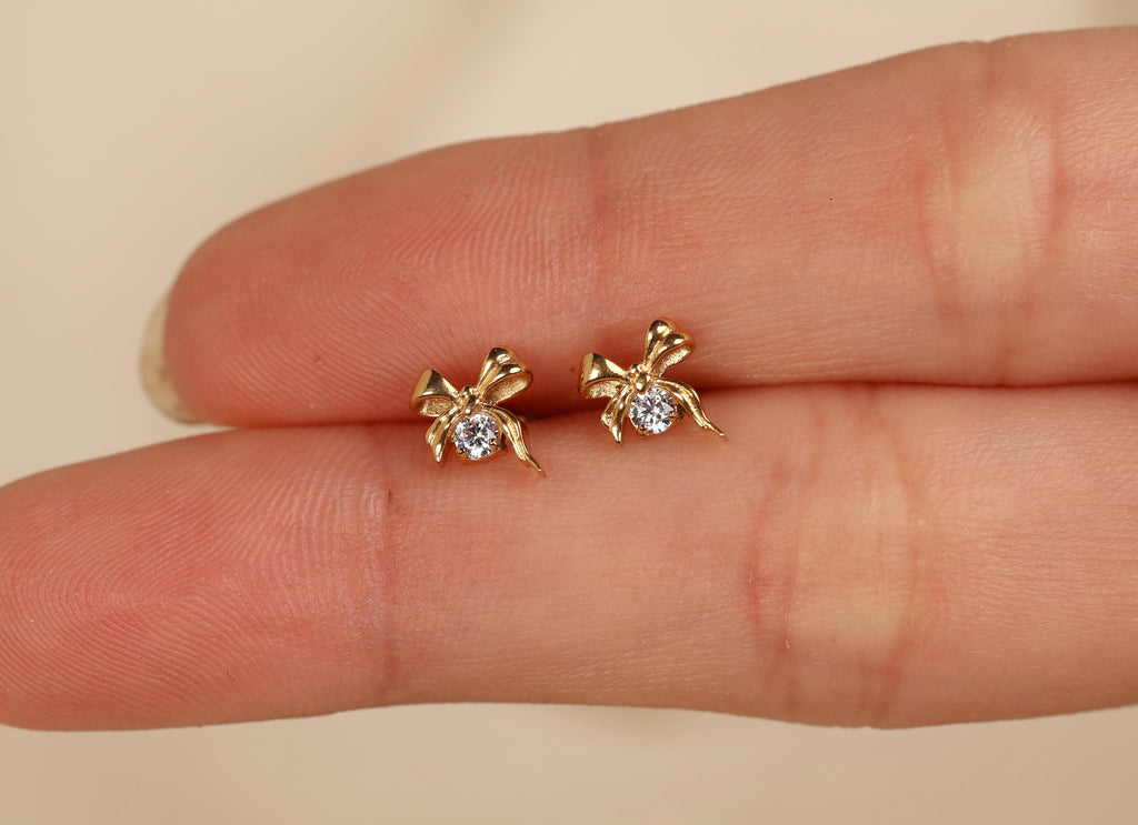 16G/18G Titanium Bow Round CZ Flat Back Earrings, Internal Threaded Titanium Studs, Dainty Ribbon Cartilage Earring, Helix Tragus Lobe N186