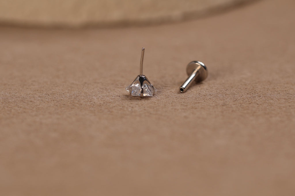 16G/18G/20G Titanium Crystal Starburst Threadless Flat Back Earring, Titanium Push Pin Labret Stud, Celestial Helix Tragus Conch N207