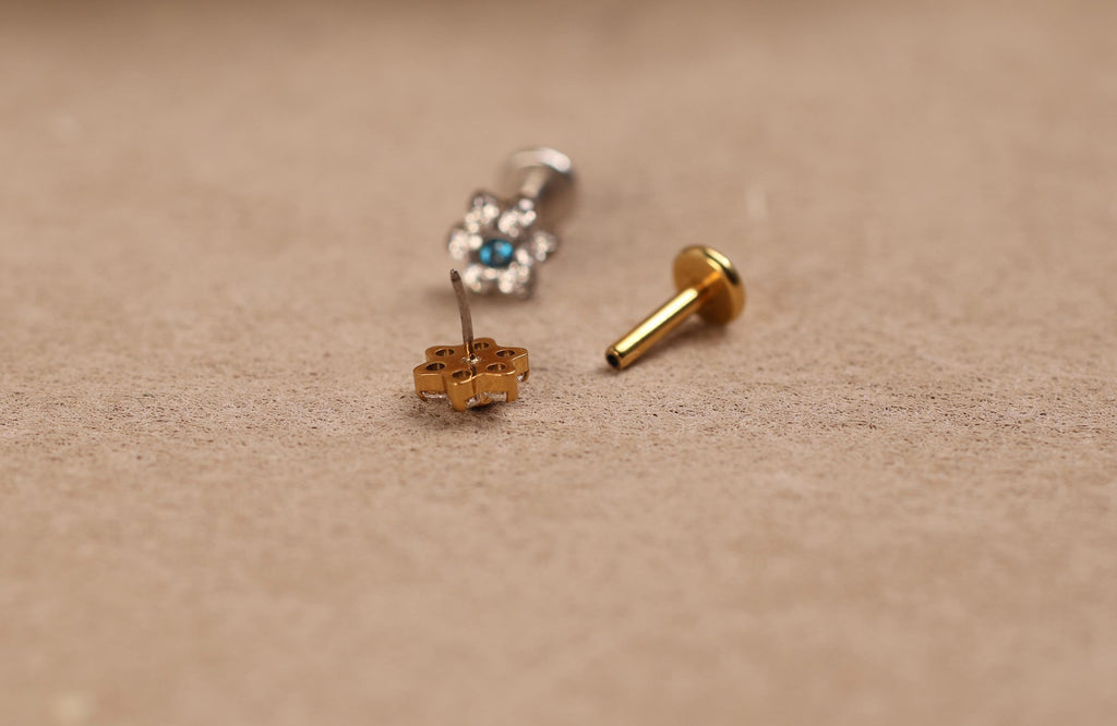 16G/18G/20G Titanium Aquamarine Floral Threadless Flat Back Earring, Titanium Push Pin Labret, Daisy CZ Helix Tragus Flat Lobe N203